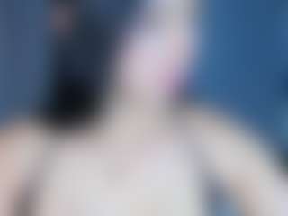 Live cam show with MiaCollson - Butt Plug on luckytryst.com
