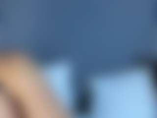 Live cam show with MiaCollson - Camel Toe on Milfs Live