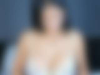 Live cam show with MiaCollson - Young Adult on Camsoda