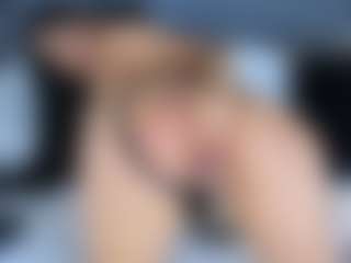 Live cam show with MiaCollson - Public on xxxlivecams.org