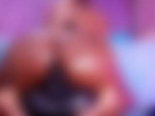 Live cam show with sofia-dkr - Black MILF on Camiplay Live