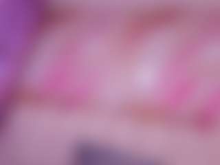 sofia-dkr MILF webcam performer live streaming