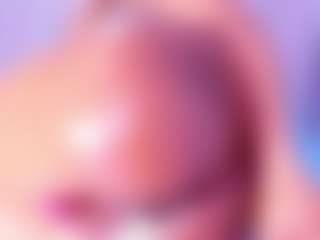sofia-dkr MILF webcam performer live streaming