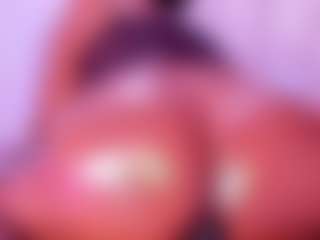 sofia-dkr MILF webcam performer live streaming