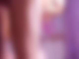Live cam show with sofia-dkr - Black MILF on TottyGirls