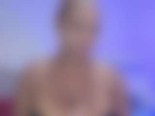Live cam show with tisha-cole - Ebony MILF on SinfulBabes