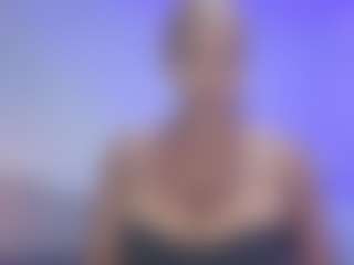 Live cam show with tisha-cole - Public Black on Soda Cam