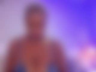 Live cam show with tisha-cole - Oil on Hubzter Live