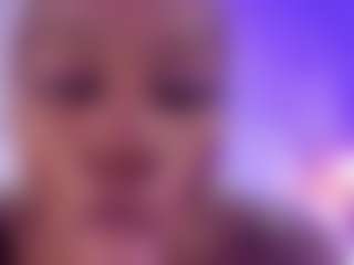 Live cam show with tisha-cole - Black MILF on Gym Cam Girls