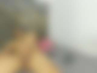 Live cam show with Wendy-Deiby - Gagging on milfzrlive.com