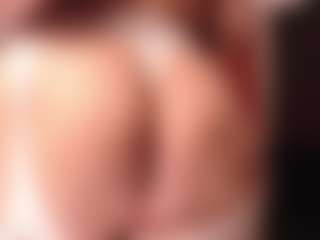 AgathaaWhite MILF webcam performer live streaming