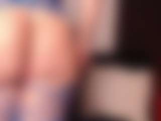 AgathaaWhite MILF webcam performer live streaming