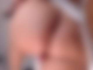 Live cam show with AgathaaWhite - Latina MILF on Chatstar | colombia
