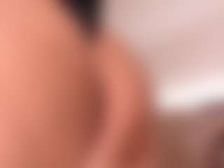 AgathaaWhite MILF webcam performer live streaming