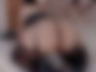AgathaaWhite MILF webcam performer live streaming