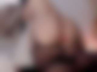 AgathaaWhite MILF webcam performer live streaming