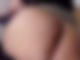 AgathaaWhite MILF webcam performer live streaming