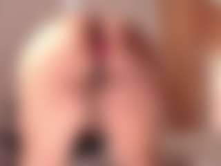 AgathaaWhite MILF webcam performer live streaming