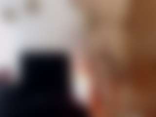AgathaaWhite MILF webcam performer live streaming