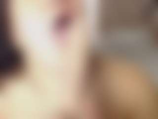 Live cam show with AgathaaWhite - Anal MILF on CamClone