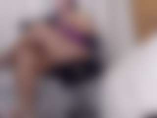 Live cam show with AgathaaWhite - Tease on AdultVida.com