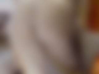 Live cam show with AgathaaWhite - Oil on Camsoda