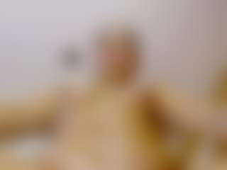 AgathaaWhite MILF webcam performer live streaming