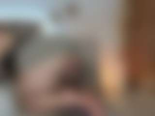 AgathaaWhite MILF webcam performer live streaming