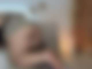 AgathaaWhite MILF webcam performer live streaming