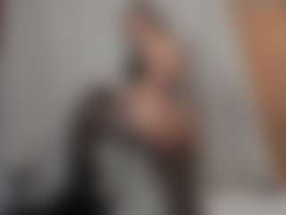 Live cam show with AgathaaWhite - Chubby on SmokeAndPoke