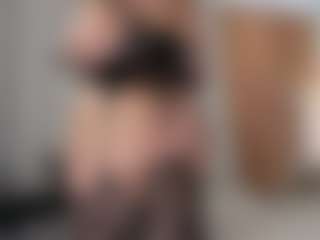 AgathaaWhite MILF webcam performer live streaming