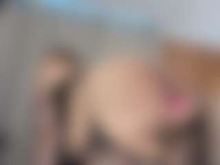 Live cam show with AgathaaWhite - Oil on AdultVida.com