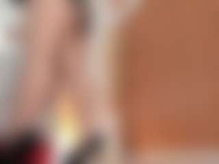 Live cam show with AgathaaWhite - Oil on UwU Esports