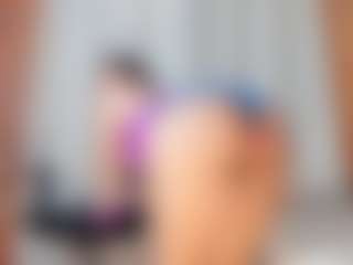 AgathaaWhite MILF webcam performer live streaming