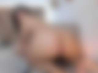 AgathaaWhite MILF webcam performer live streaming
