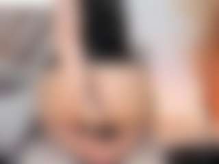 Live cam show with AgathaaWhite - Oil on x69.live