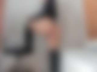 Spettacolo in cam dal vivo con AgathaaWhite - Strapon su Camsoda