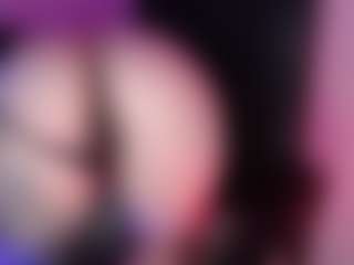 Live cam show with AgathaBolton - Tiny Tits on live18s.com