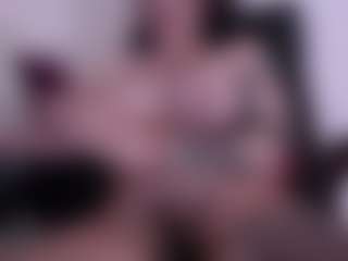 Live cam show with AgathaBolton - Twerking on Milfs Live