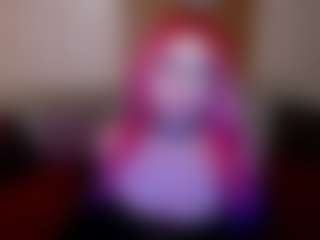 AnnessixReign MILF webcam performer live streaming