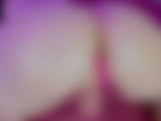 Live cam show with Ariana - Implants on Milfs Live