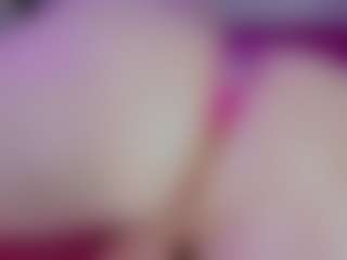Live cam show with Ariana - Drinking on Camming Site