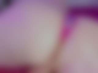 Live cam show with Ariana - Brown Hair on AdultVida.com