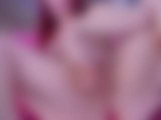 Live cam show with Ariana - Big Balls on Camsoda