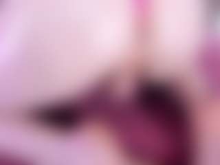 Live cam show with Ariana - Cumshot on Mixed Magazine Live