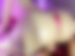 Live cam show with Ariana - Brown Hair on CamClone
