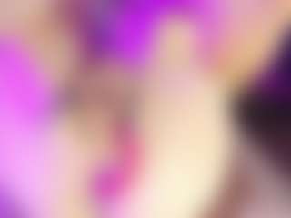 Live cam show with Ariana - Red Hair on StripNow