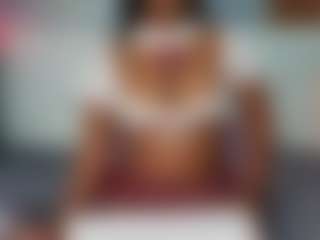 Live cam show with indiancutiie - Athletic Middle Aged on Camming Site