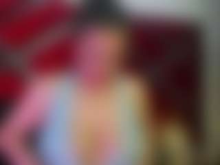 Live cam show with Kendra - Mature on SmokeAndPoke