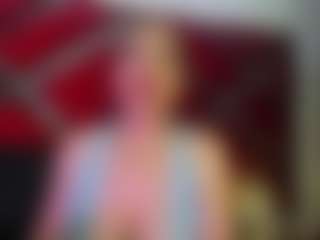 Live cam show with Kendra - Middle Aged on Camsoda